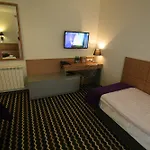 Boutique Eco Sasanka 斯克拉斯卡波伦巴